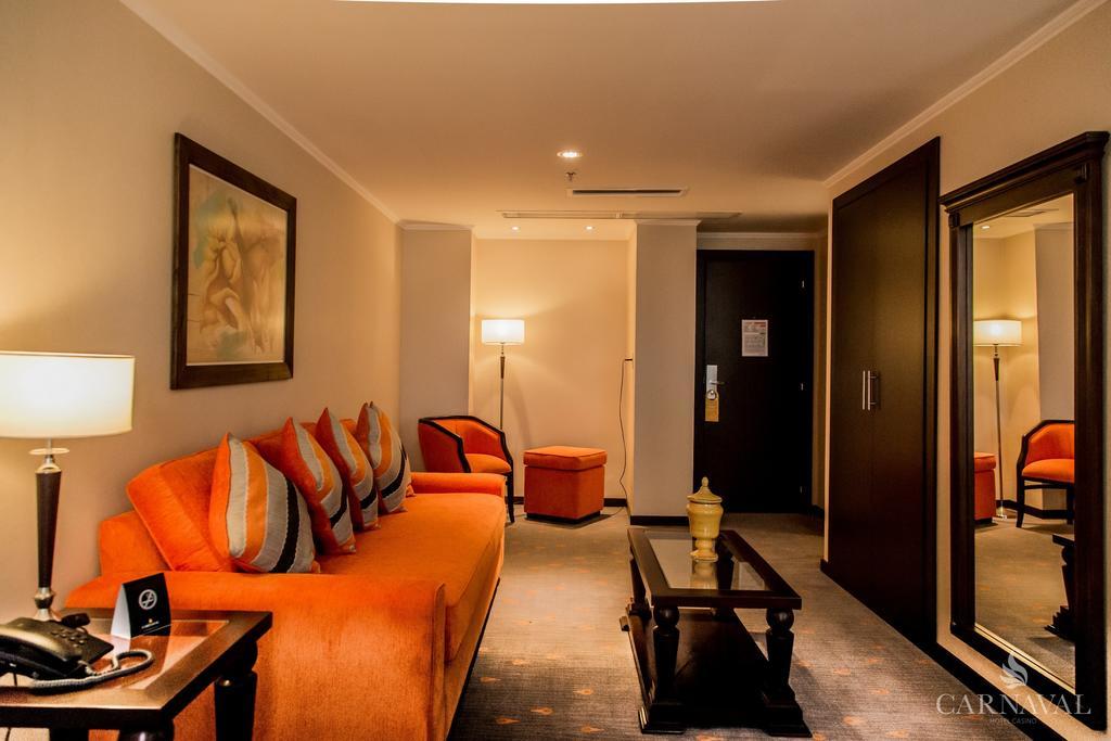 Carnaval Hotel Casino Encarnacion Exterior photo A suite at the hotel