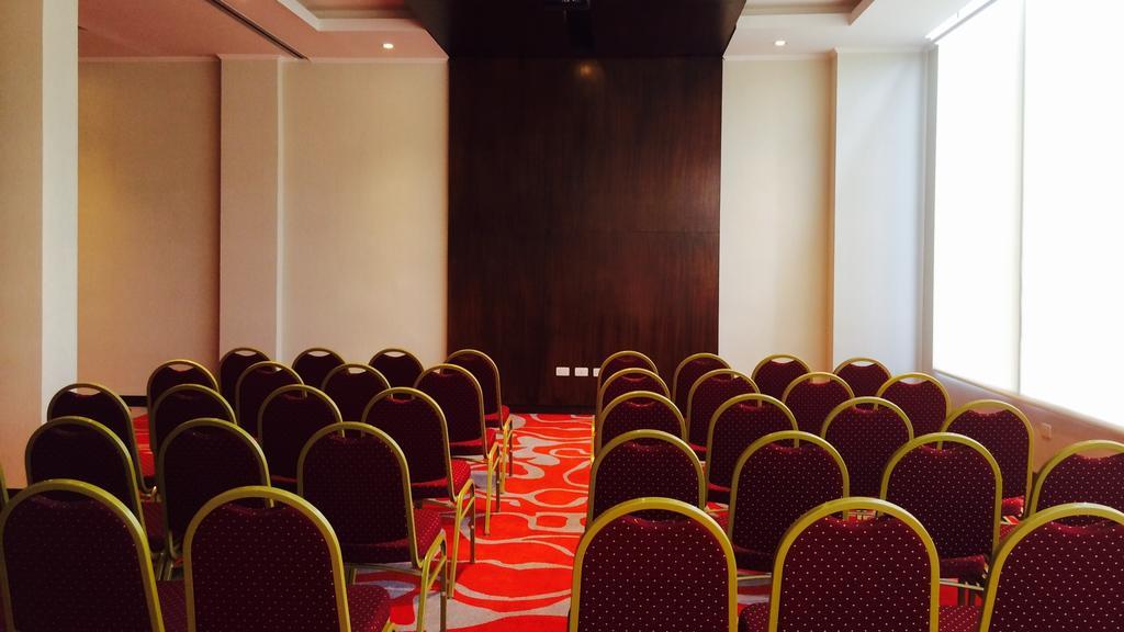 Carnaval Hotel Casino Encarnacion Exterior photo Meeting room