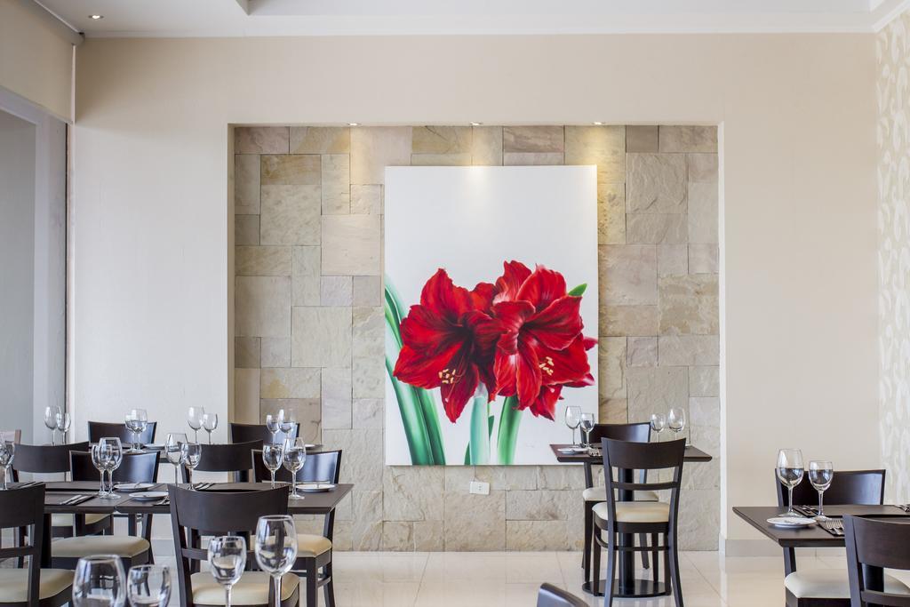 Carnaval Hotel Casino Encarnacion Exterior photo Restaurant