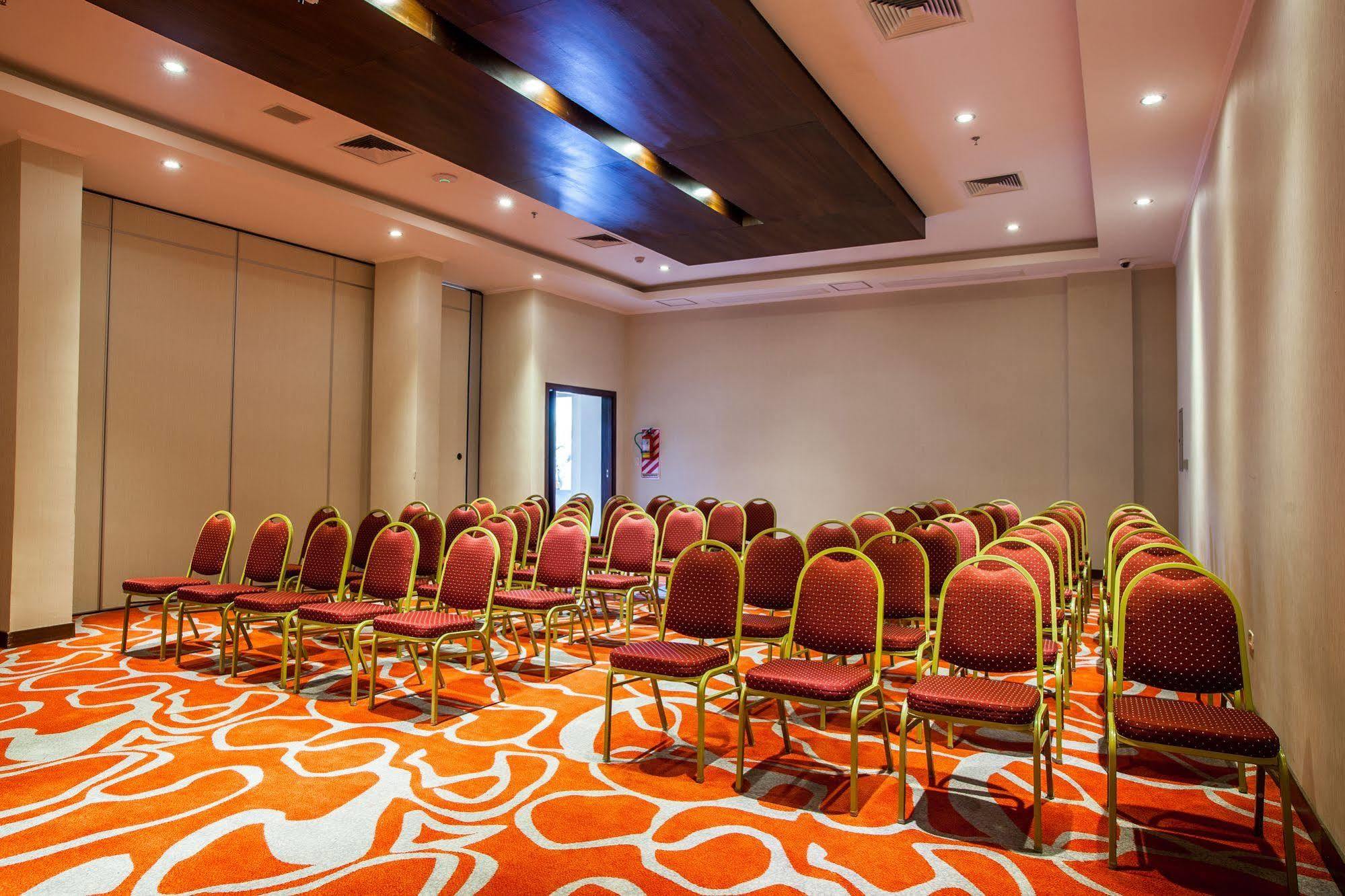 Carnaval Hotel Casino Encarnacion Exterior photo Meeting room
