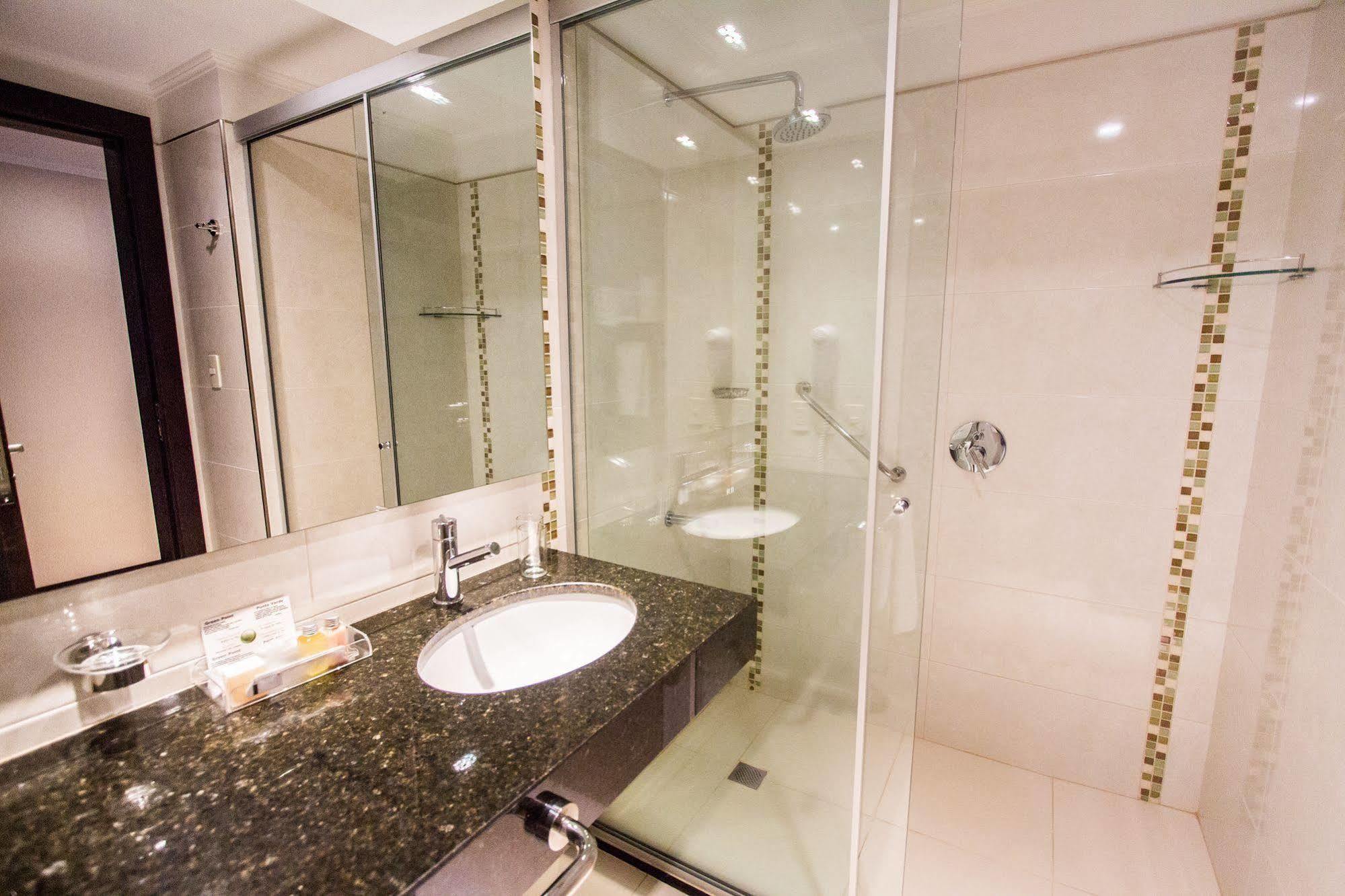Carnaval Hotel Casino Encarnacion Exterior photo A shower cubicle