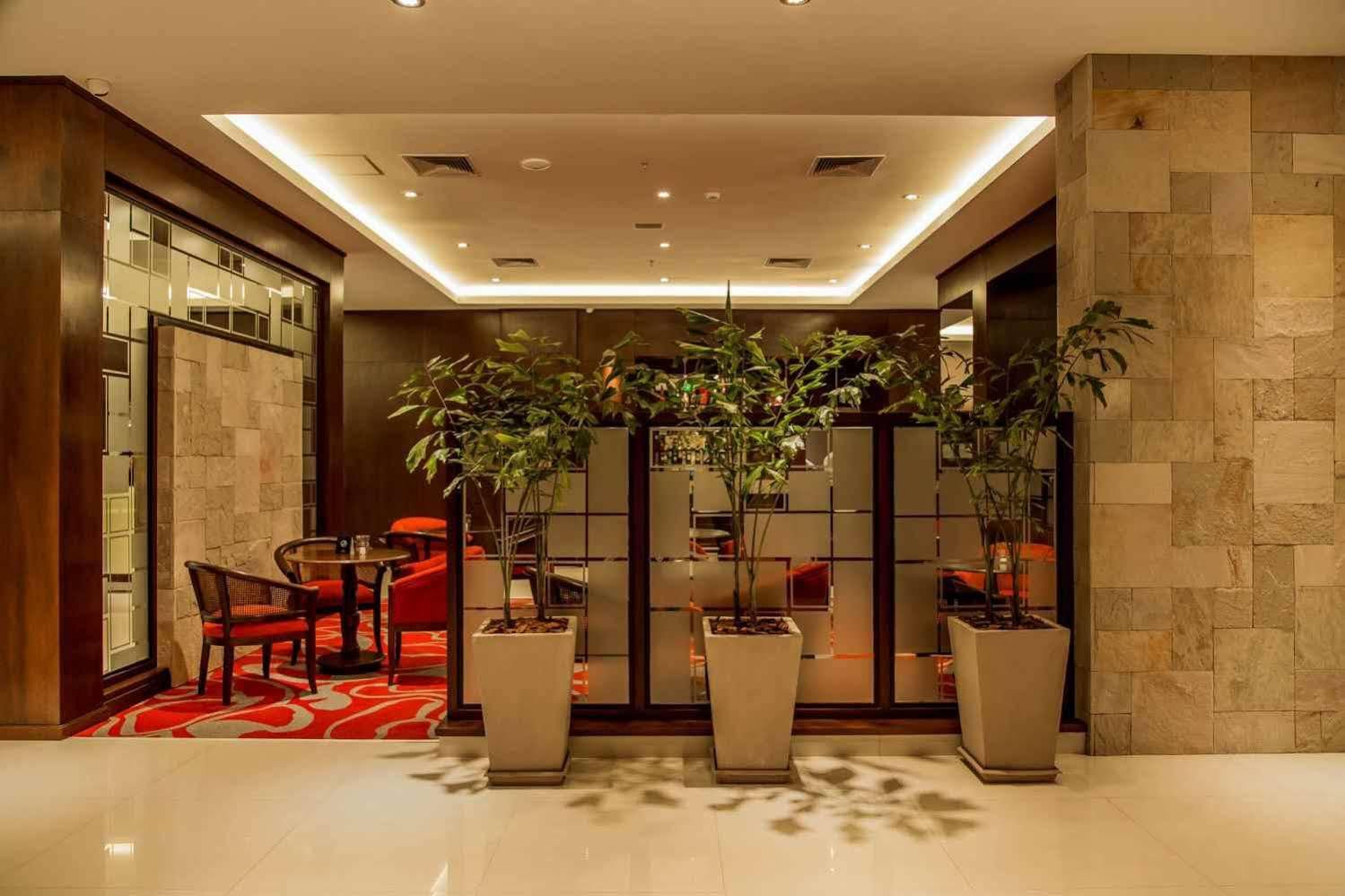 Carnaval Hotel Casino Encarnacion Exterior photo Lobby