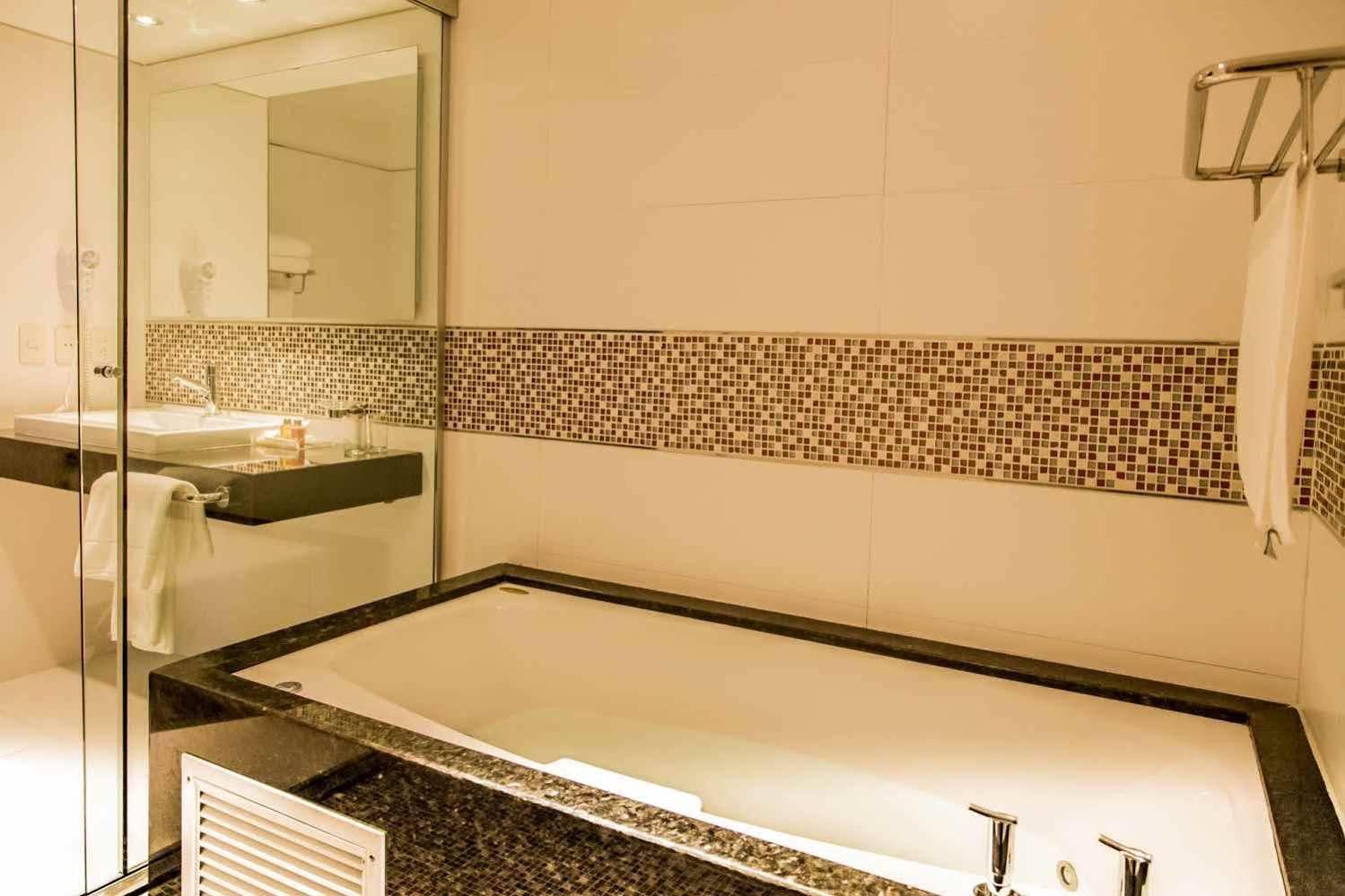 Carnaval Hotel Casino Encarnacion Exterior photo Bathroom
