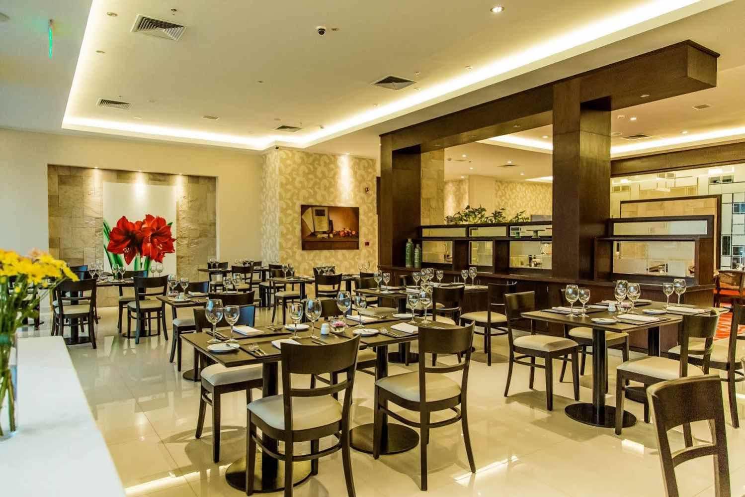 Carnaval Hotel Casino Encarnacion Exterior photo Restaurant